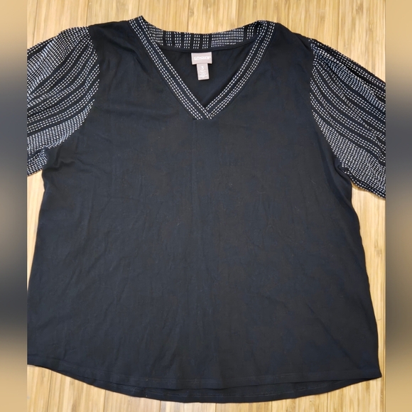 NWOT Chicos Blouse with Patterned Sleeves - Picture 2 of 6